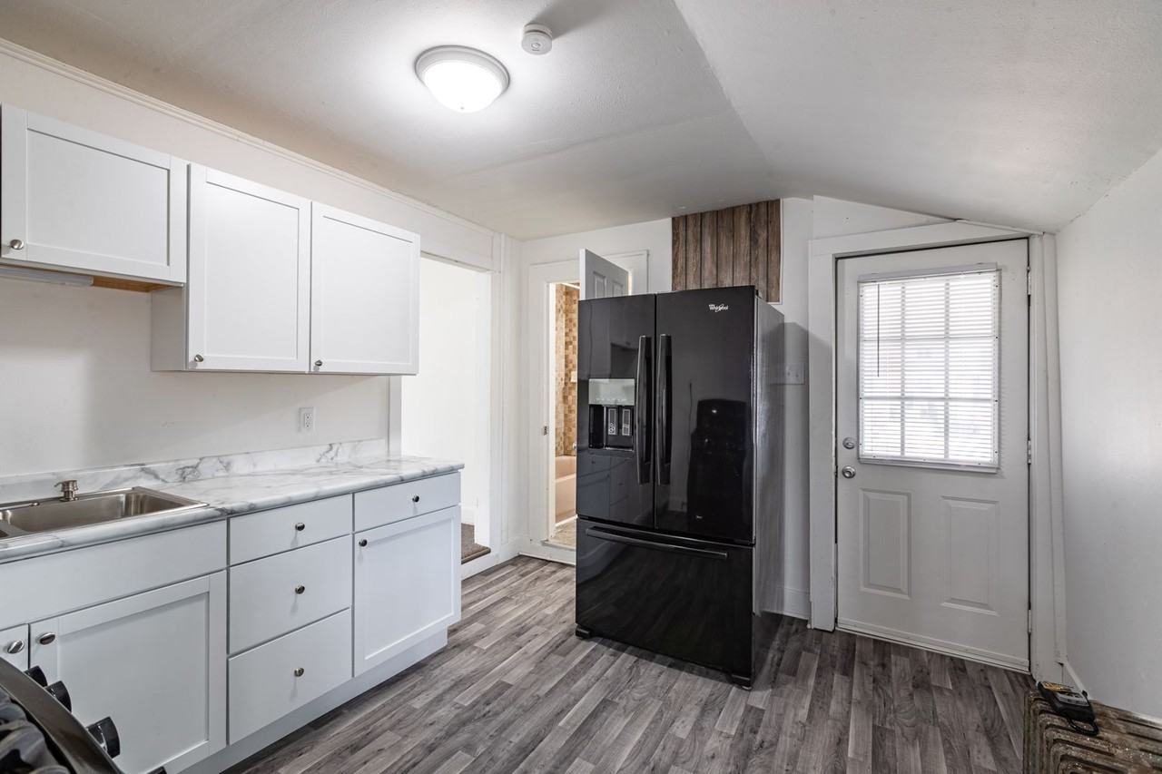 603 10th St N - Photo 4 of 12