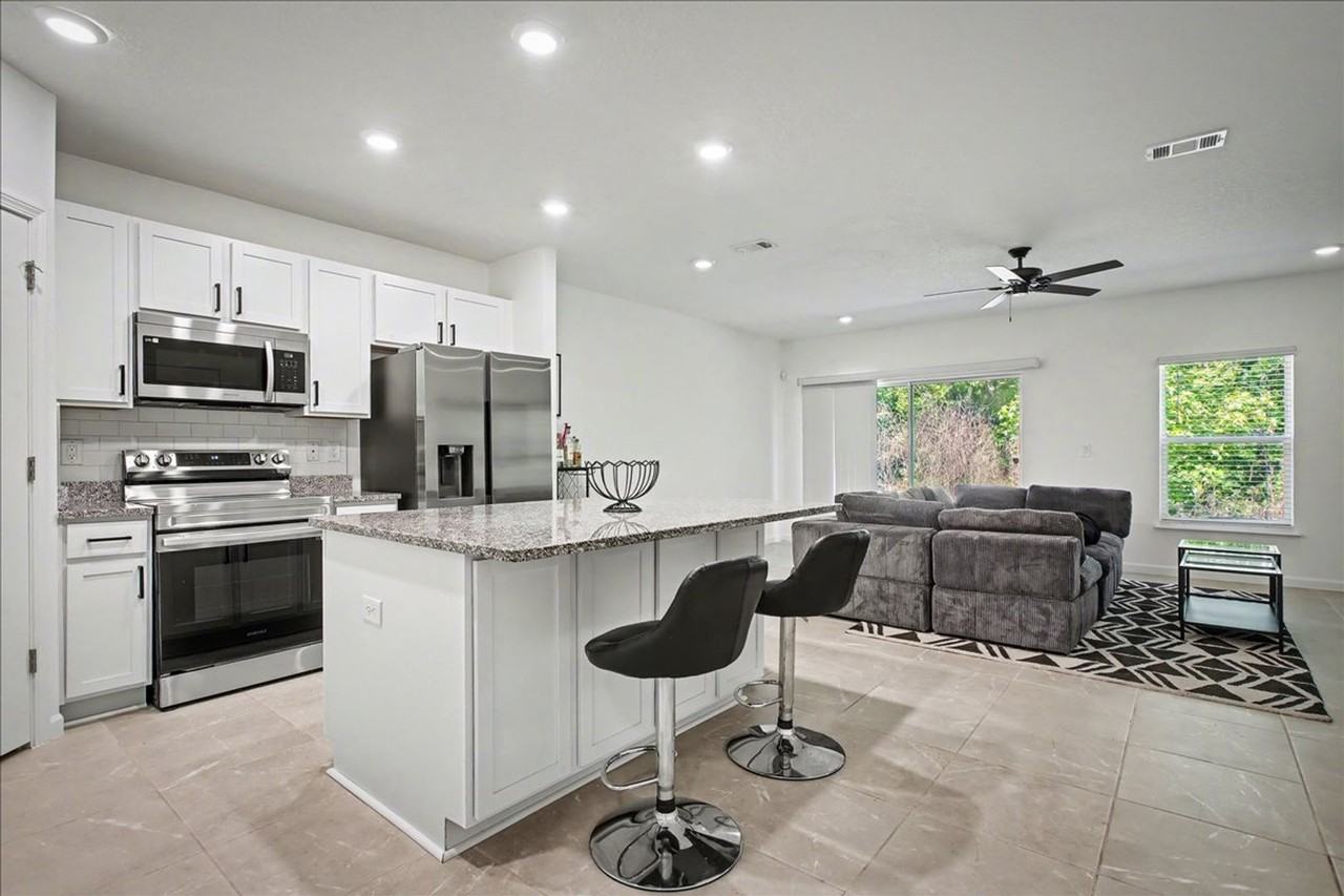 3231 Penny Cove Ln - Photo 4 of 23