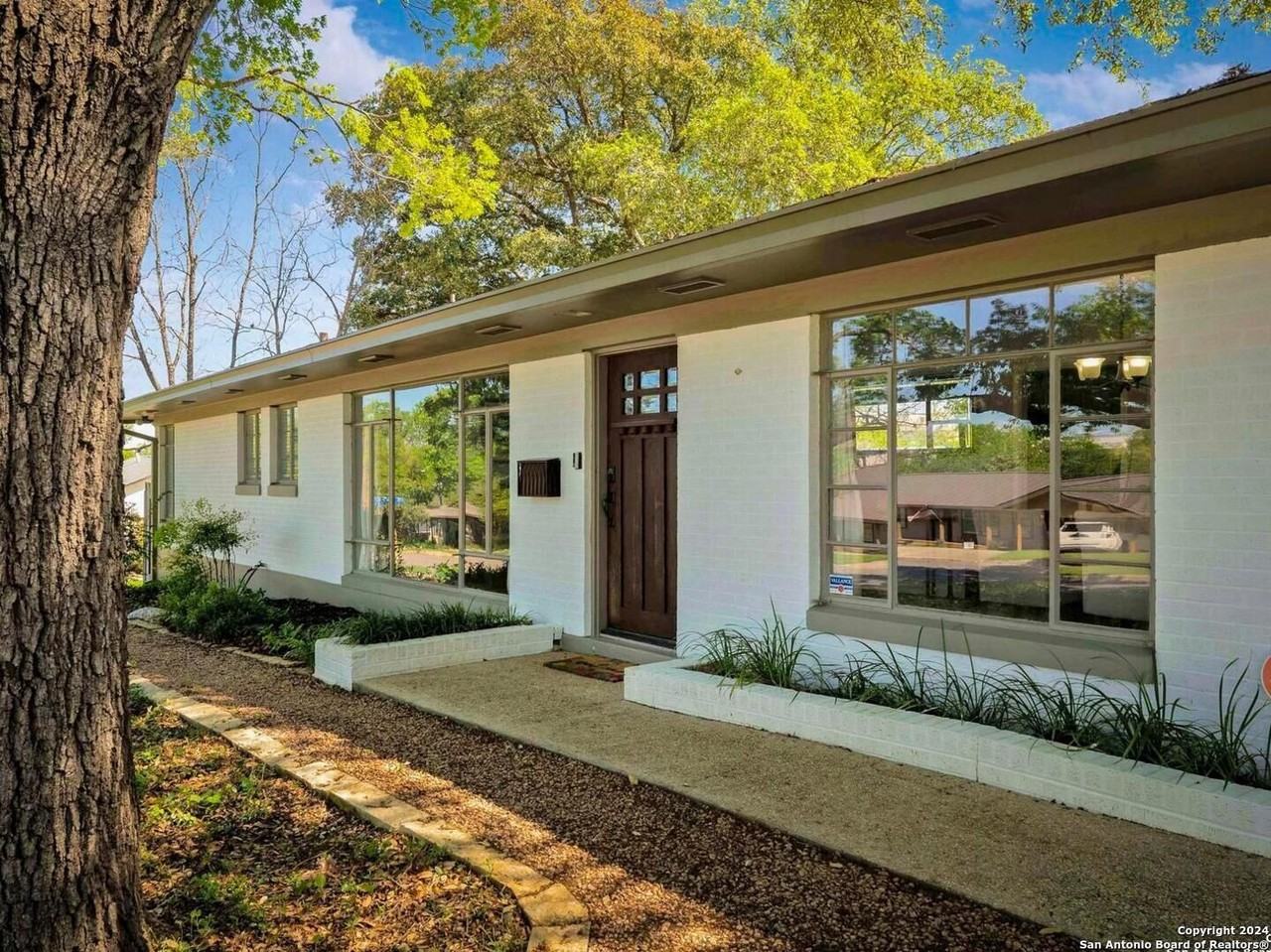 134 Blakeley Dr - Photo 4 of 23