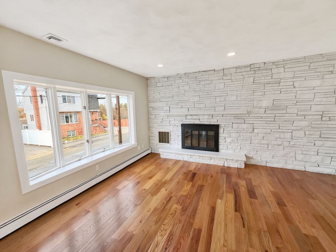 117 Marshall St - Photo 5 of 37