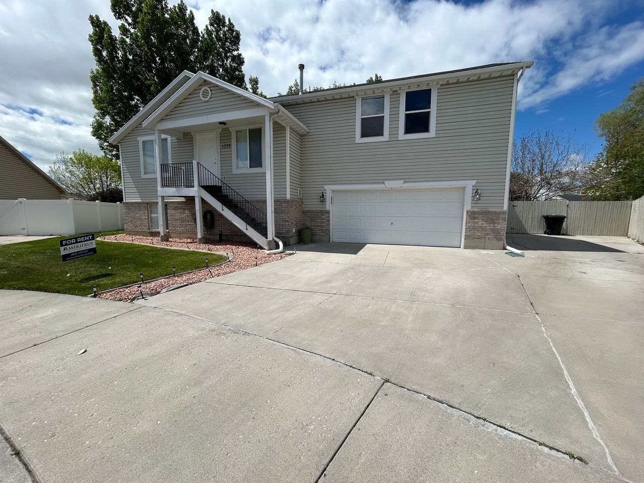 1335 N 2710 W - Photo 2 of 19