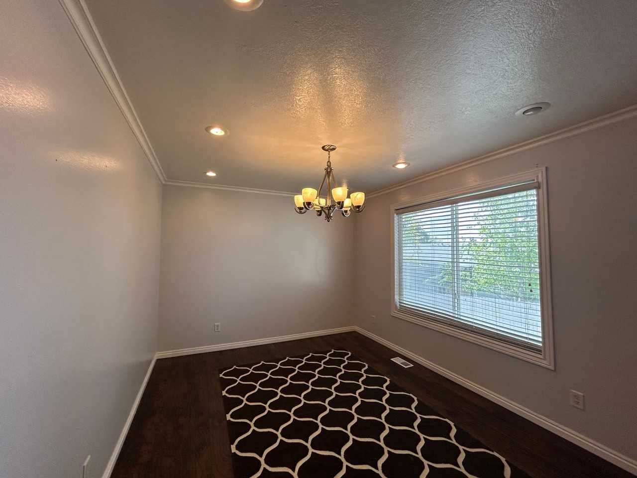 1335 N 2710 W - Photo 3 of 19