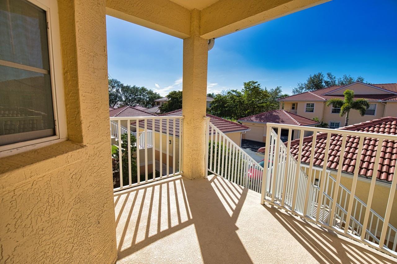 904 Casa Del Lago Way #904 - Photo 3 of 30