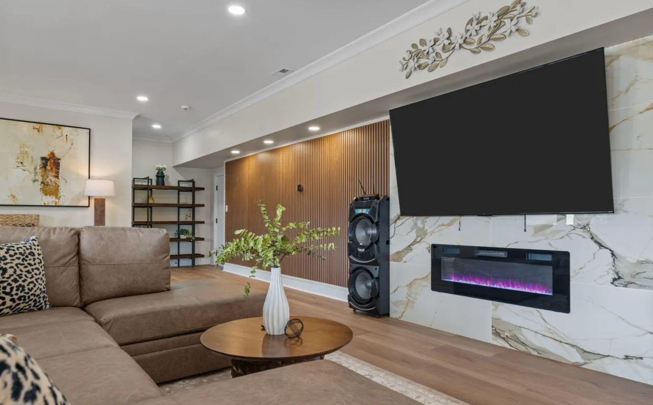 704 Russell St - Photo 5 of 23