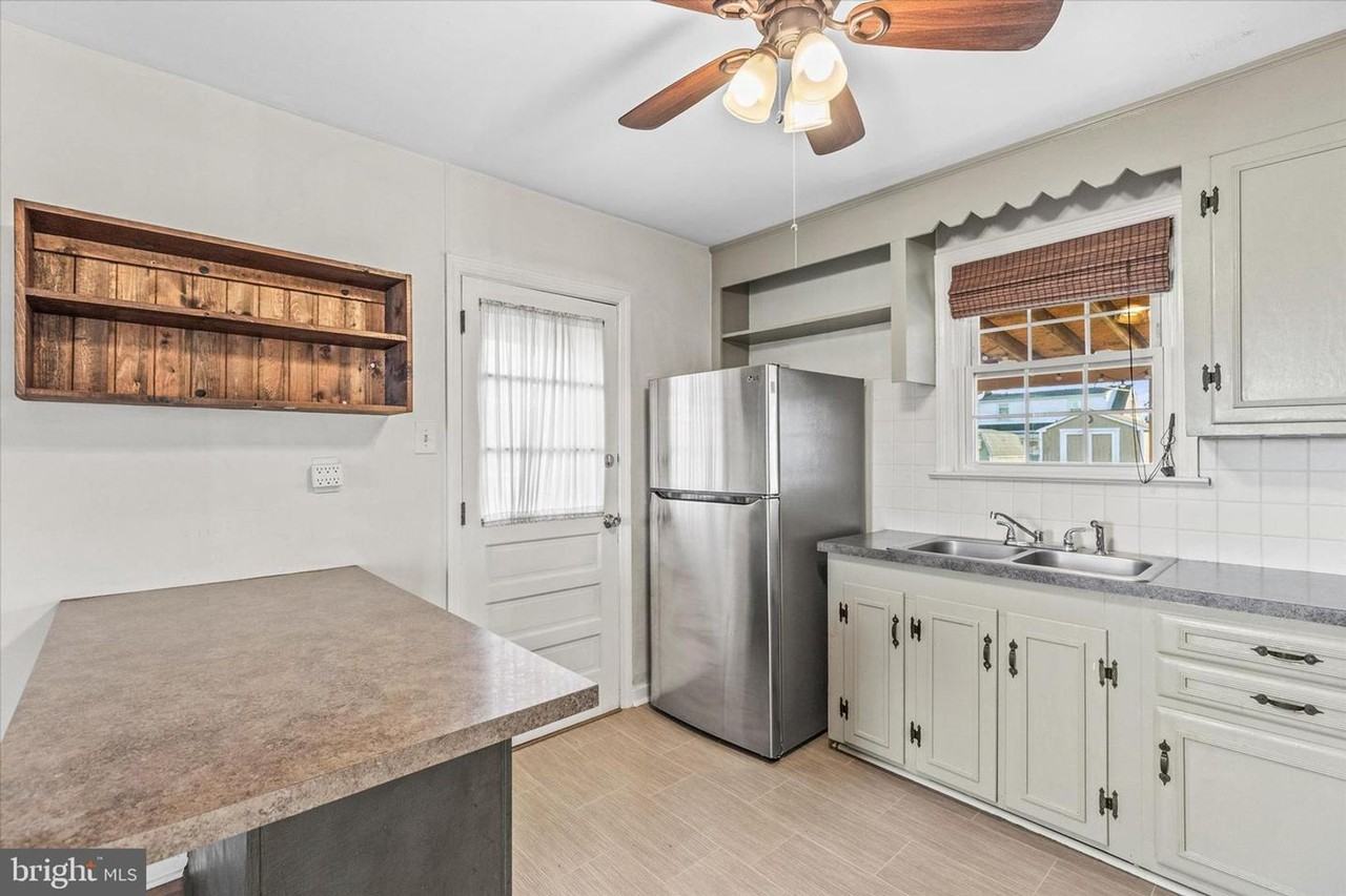 317 Greystone Rd - Photo 4 of 17