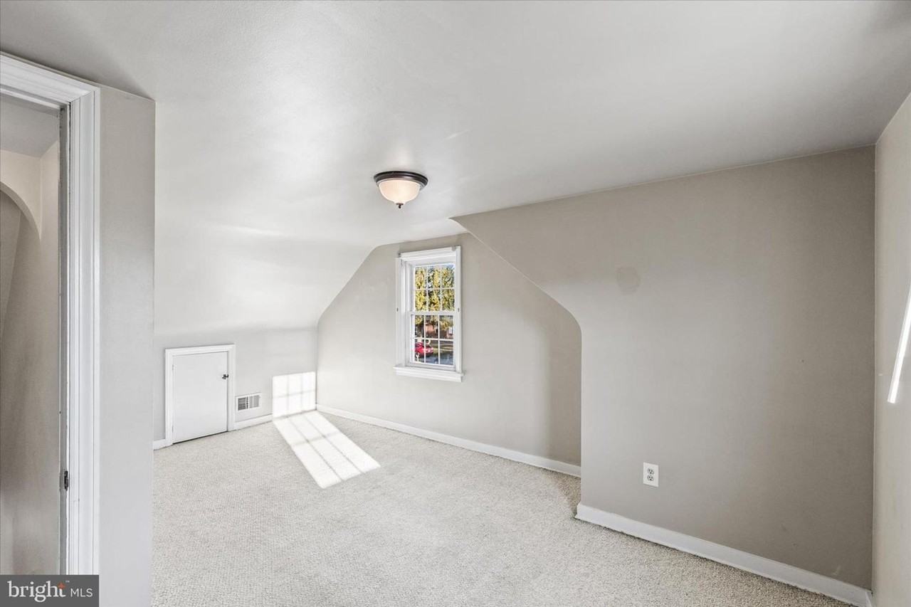 317 Greystone Rd - Photo 6 of 17