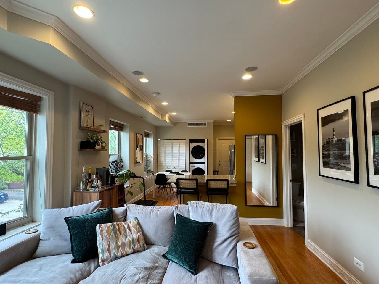 2206 W School St - Photo 4 of 13