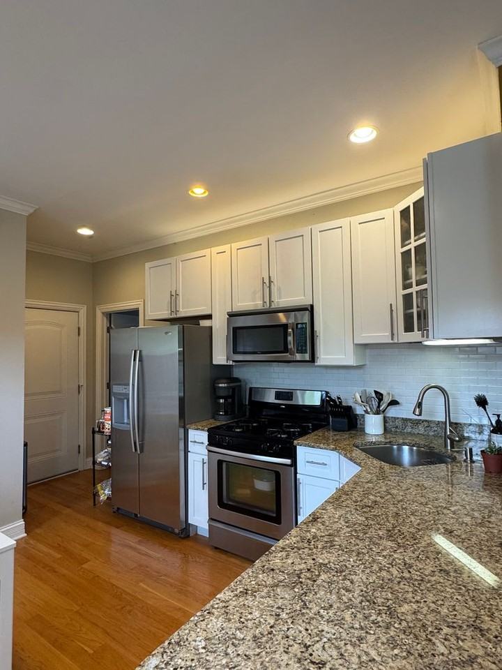 2206 W School St - Photo 6 of 13