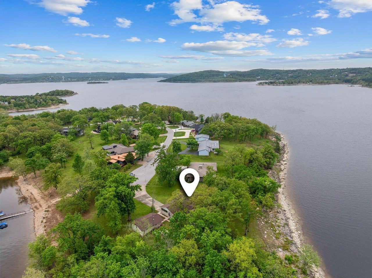 471 Parkside Dr - Photo 3 of 43