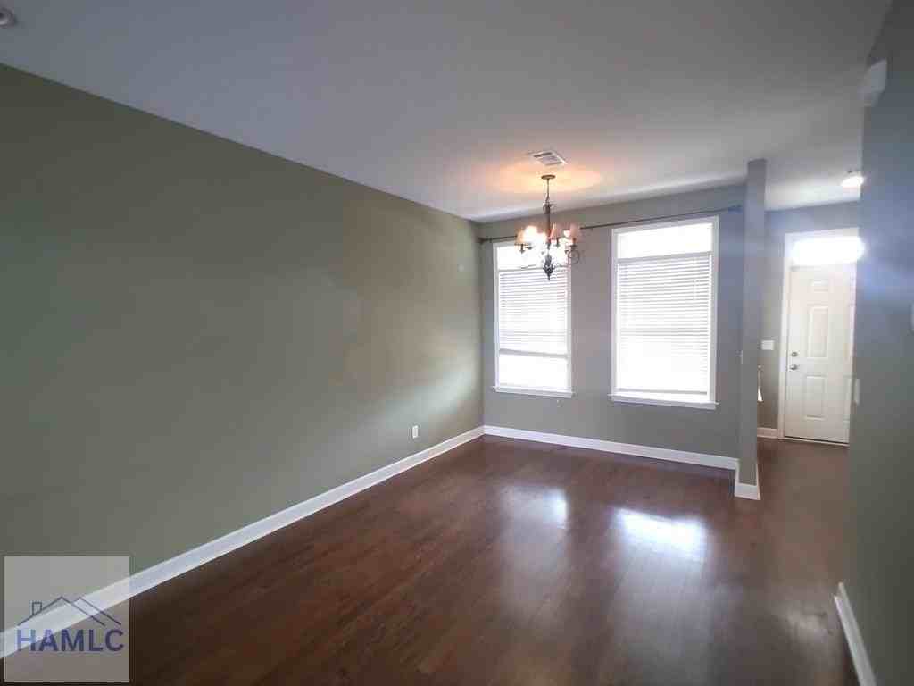 114 Governors Blvd - Photo 2 of 14