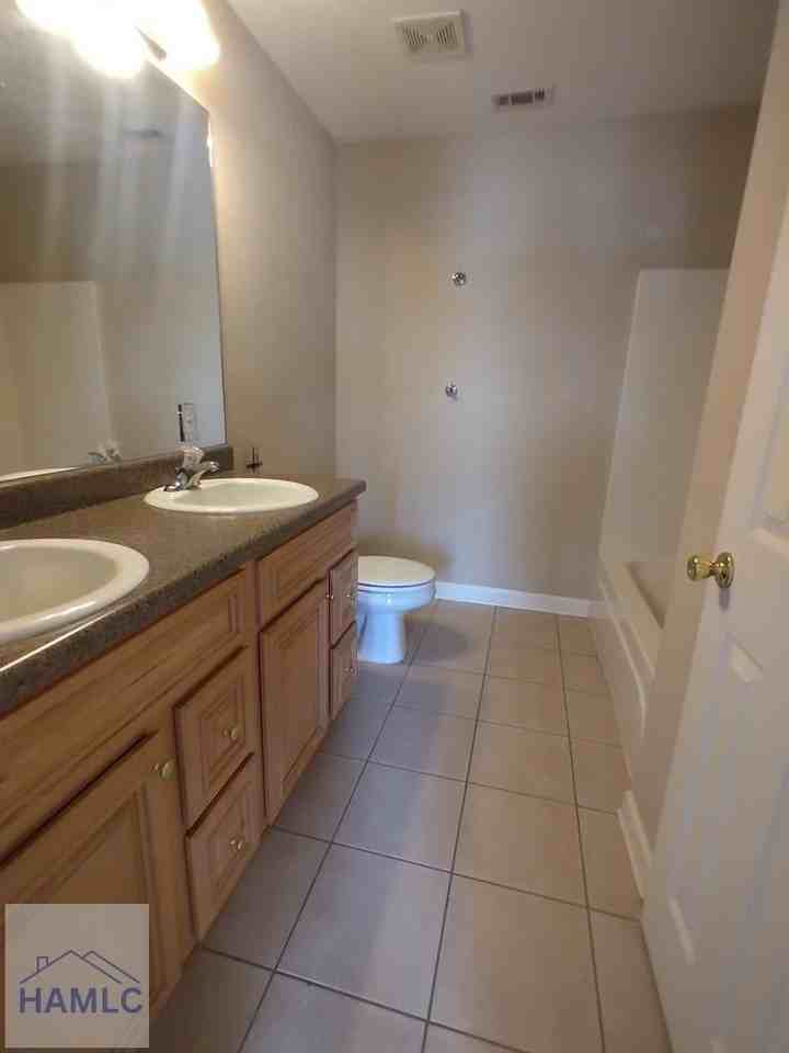 114 Governors Blvd - Photo 4 of 14