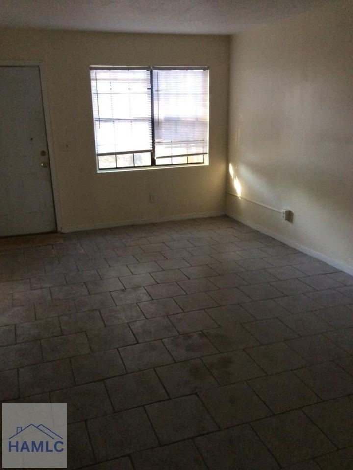 814 Lesa St - Photo 2 of 15