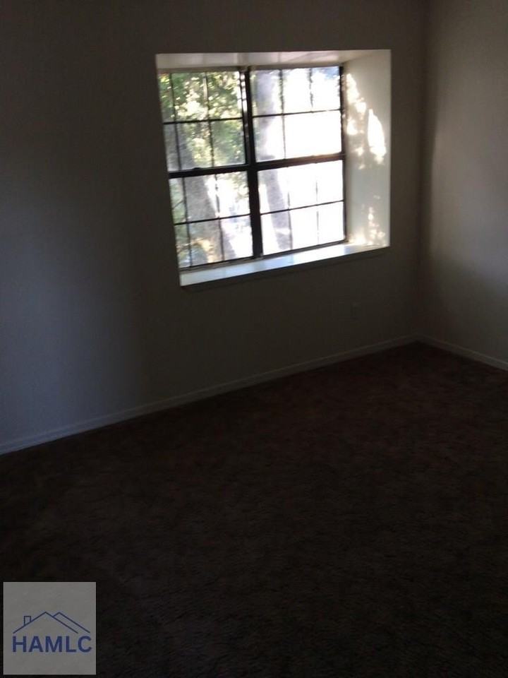 814 Lesa St - Photo 6 of 15