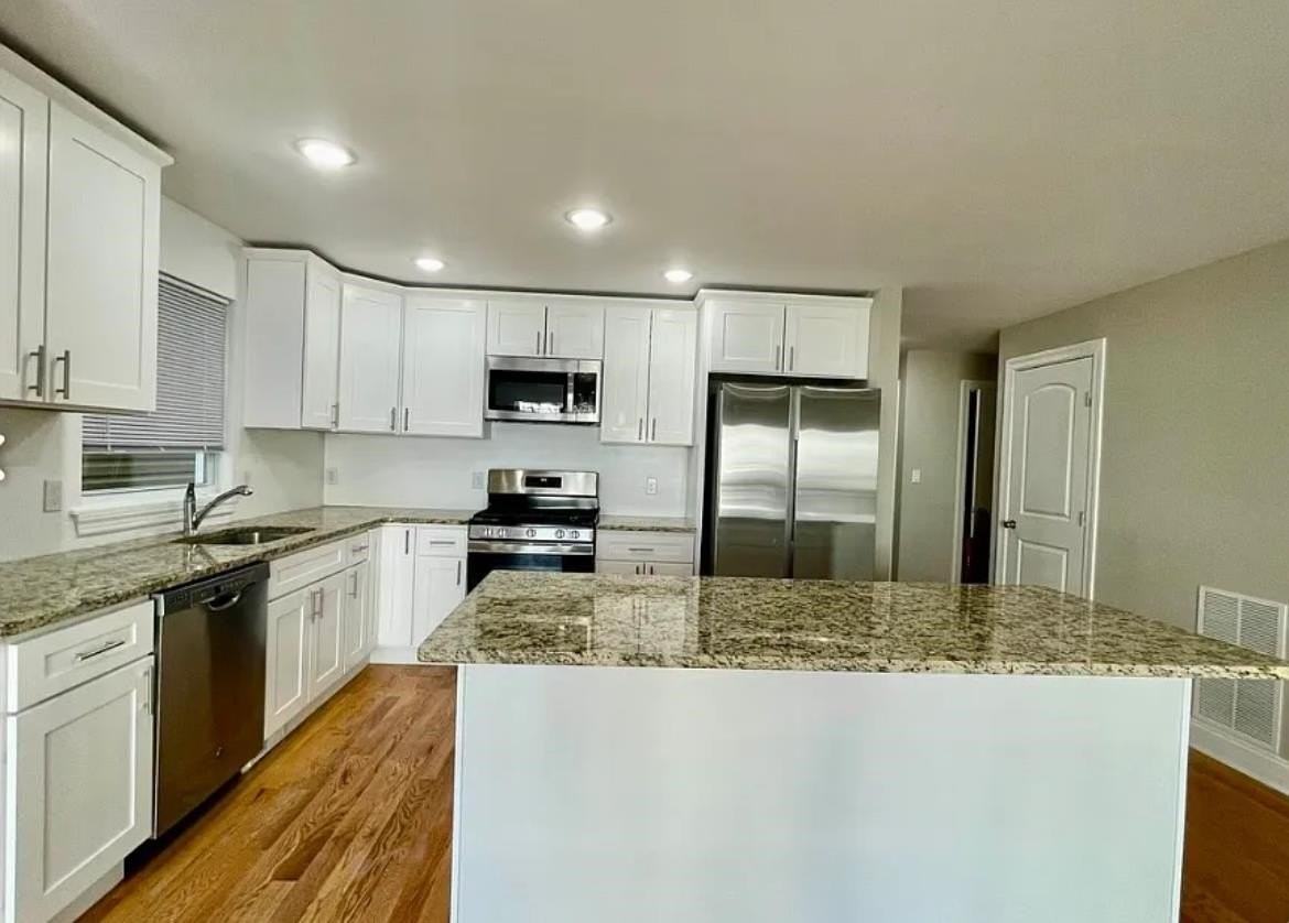 188 Custer Ave #1stFL