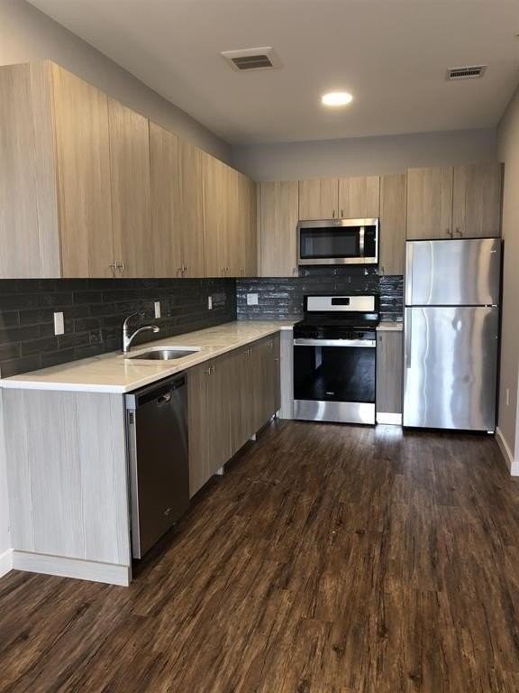 662 Avenue C #201 - Photo 6 of 14