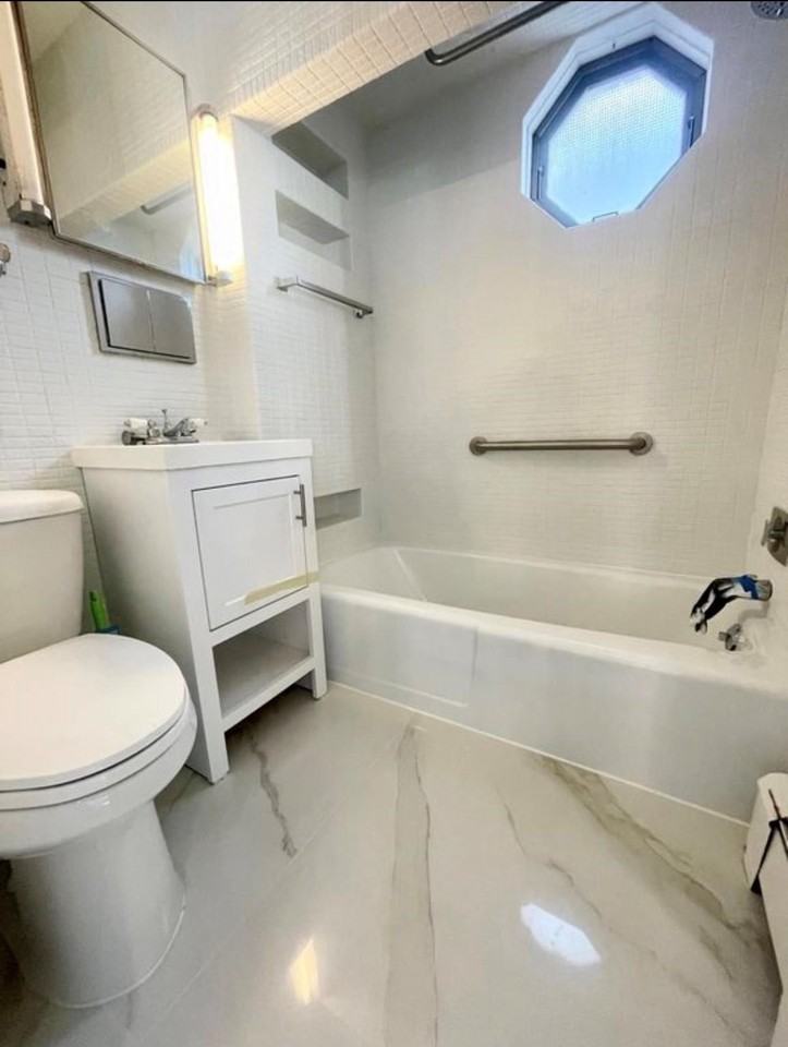 1001 New York Ave #1 - Photo 7 of 9