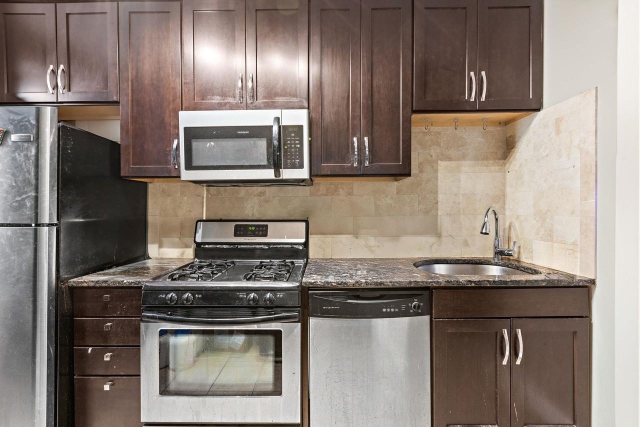 151 Sip Ave #11 - Photo 7 of 17