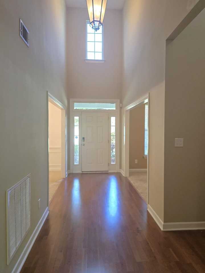 932 Windmill Pkwy - Photo 5 of 35