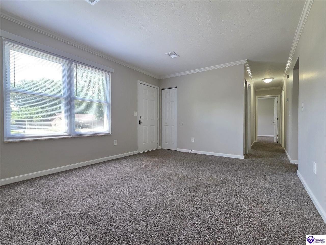 1510 W Elm Rd - Photo 3 of 25