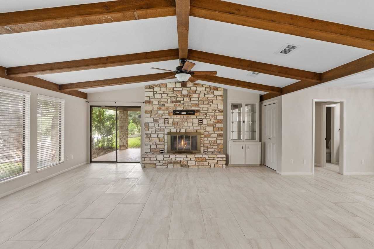 106 Cross Bow - Photo 5 of 17