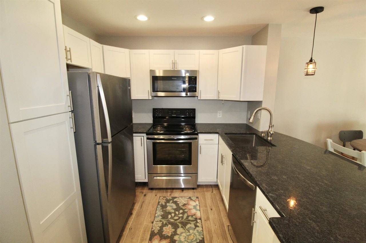 1360 Hunters Rd #D - Photo 2 of 20
