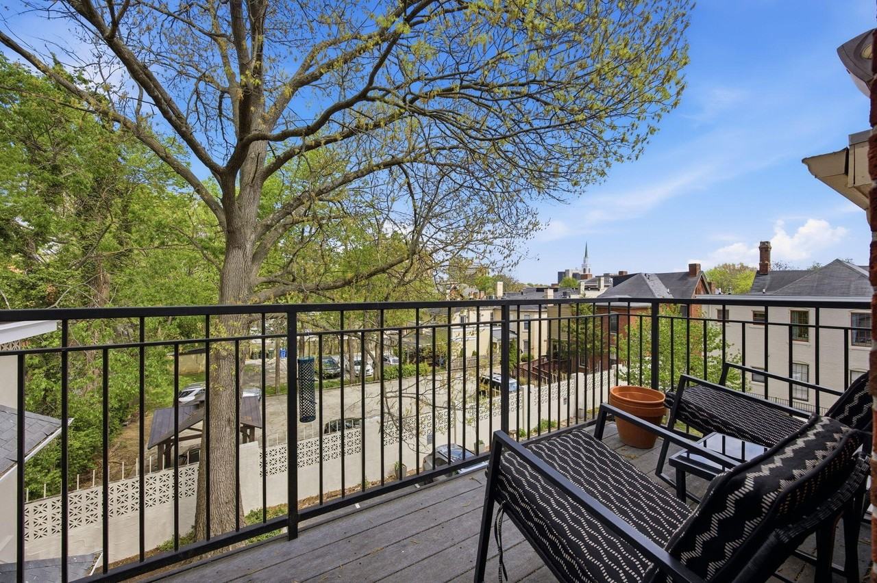 261 S Limestone #303 - Photo 2 of 50