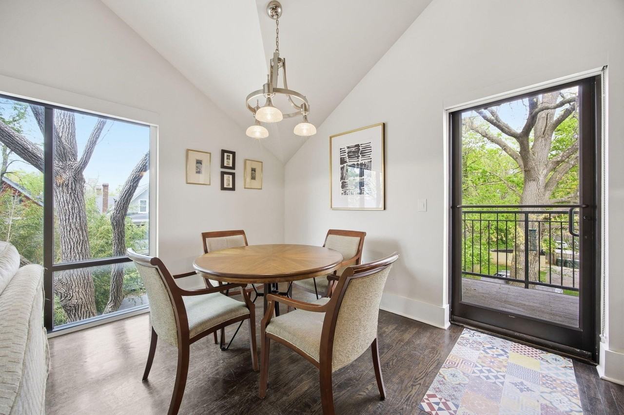 261 S Limestone #303 - Photo 4 of 50