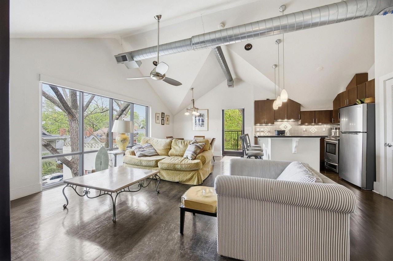 261 S Limestone #303 - Photo 6 of 50