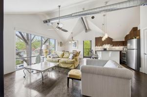 featured image of 261 S Limestone #303