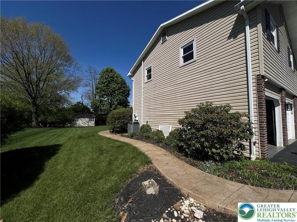 3071 Athena Dr - Photo 4 of 24