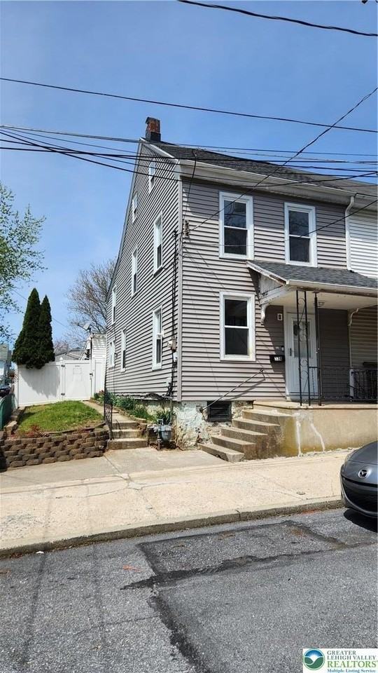 324 Walnut St - Photo 2 of 23