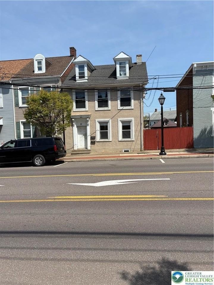 31 W Main St - Photo 2 of 14