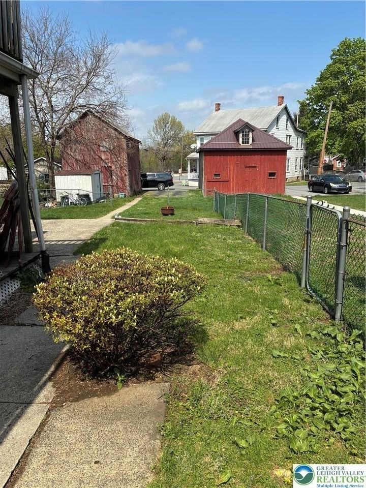 31 W Main St - Photo 3 of 14