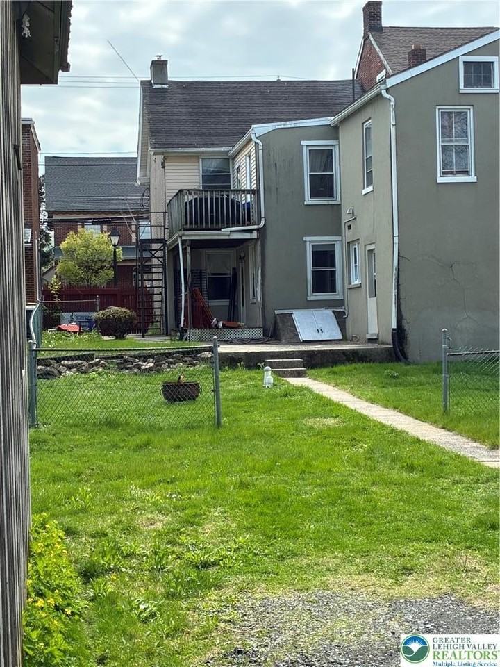 31 W Main St - Photo 4 of 14