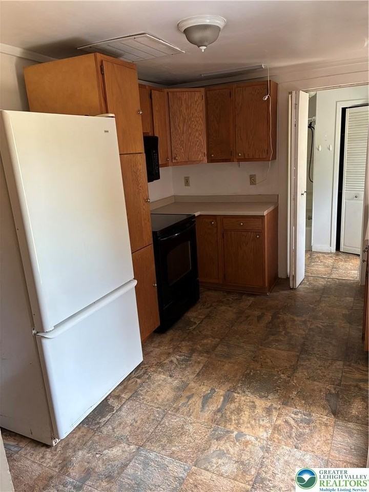 31 W Main St - Photo 6 of 14