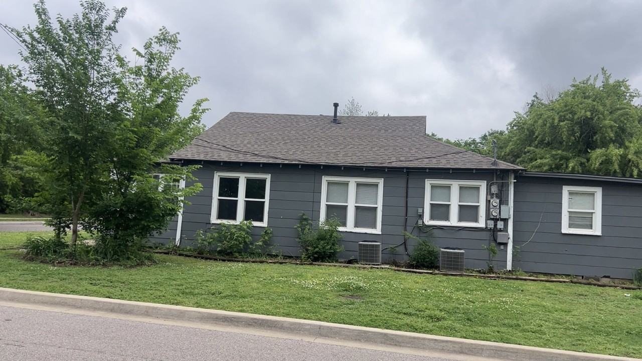 700 1/2 Dakota St #1-2 - Photo 3 of 25