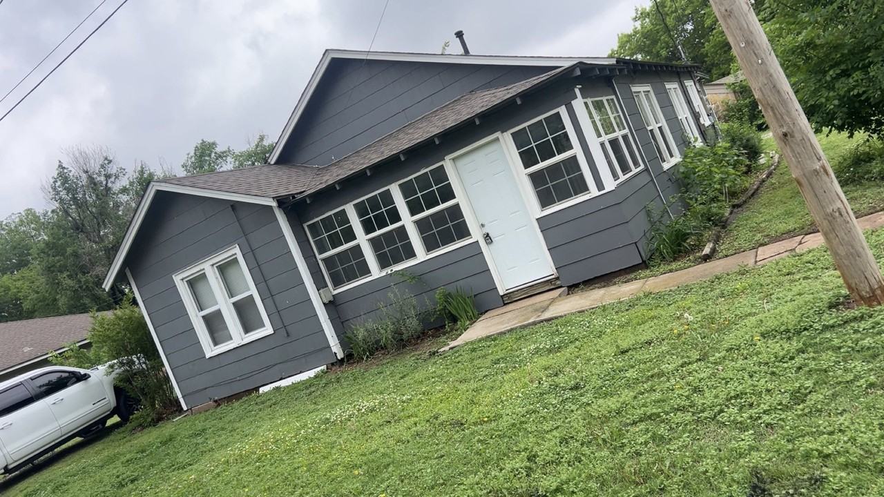 700 1/2 Dakota St #1-2 - Photo 4 of 25