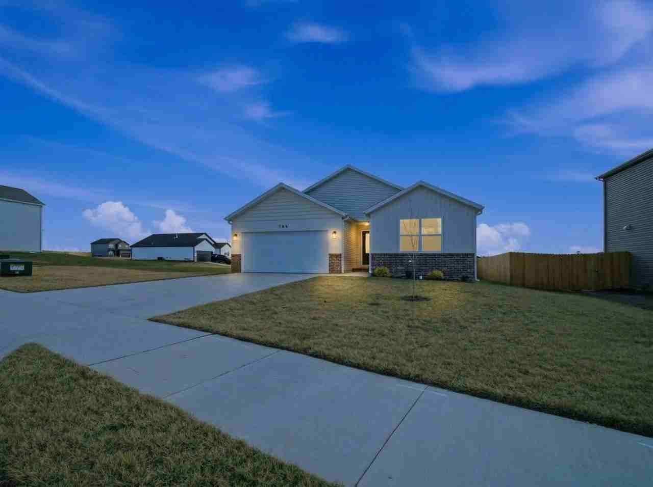 784 Hoffman Hills Blvd #1 - Photo 4 of 13