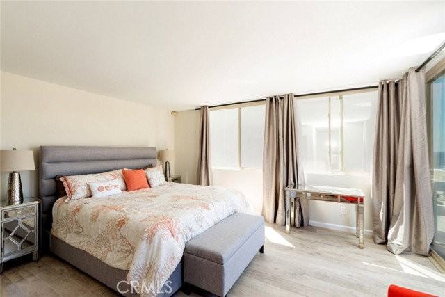 126 Neptune Ave - Photo 5 of 8