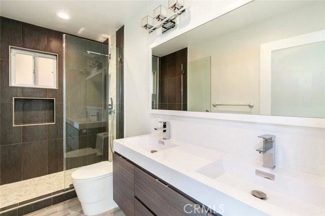 126 Neptune Ave - Photo 7 of 8