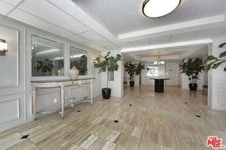 906 N Doheny Dr #512 - Photo 3 of 8