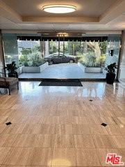 906 N Doheny Dr #512 - Photo 4 of 8