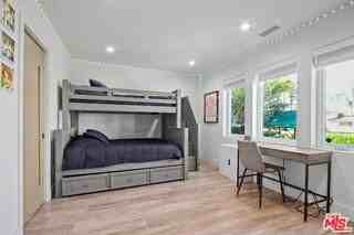 1420 Stearns Dr - Photo 6 of 8