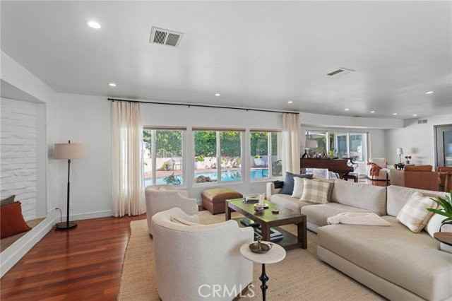 2390 Nalin Dr - Photo 7 of 8