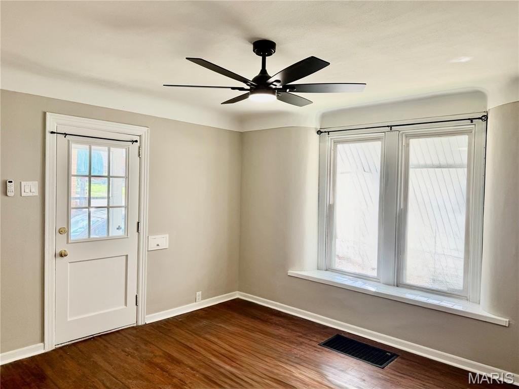 1928 Macklind Ave - Photo 4 of 28