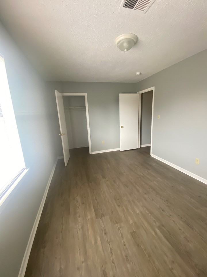 67 E Finch Ave #E - Photo 6 of 12