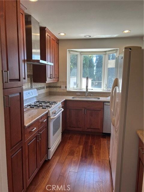 12312 Navy St - Photo 3 of 8