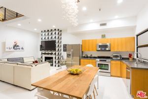 featured image of 815 Hampton Dr #7