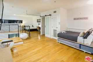 815 Hampton Dr #7 - Photo 6 of 8