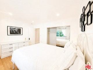 1028 12th St #3 - Photo 3 of 8